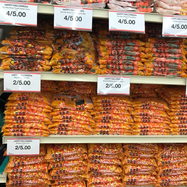 HyVee Southwest Topeka 2951 SW Wanamaker Rd