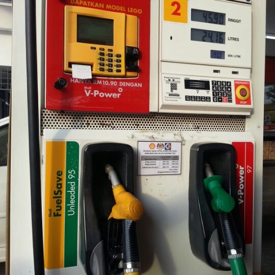 Photo taken at Shell by remydotcom on 1/9/2013