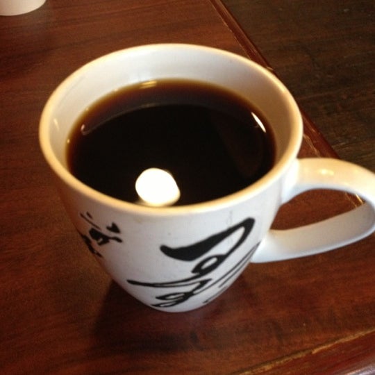 Foto diambil di The Palace Coffee Company oleh Josh M. pada 10/20/2012