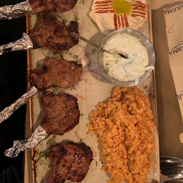 Foto scattata a Shawarma Grill House da Meera A. il 8/31/2019