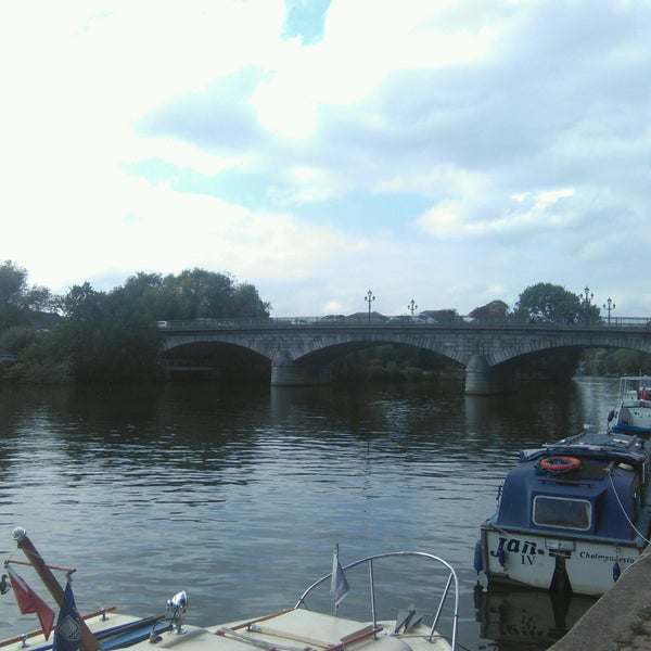 Staines Bridge Bridge in Staines