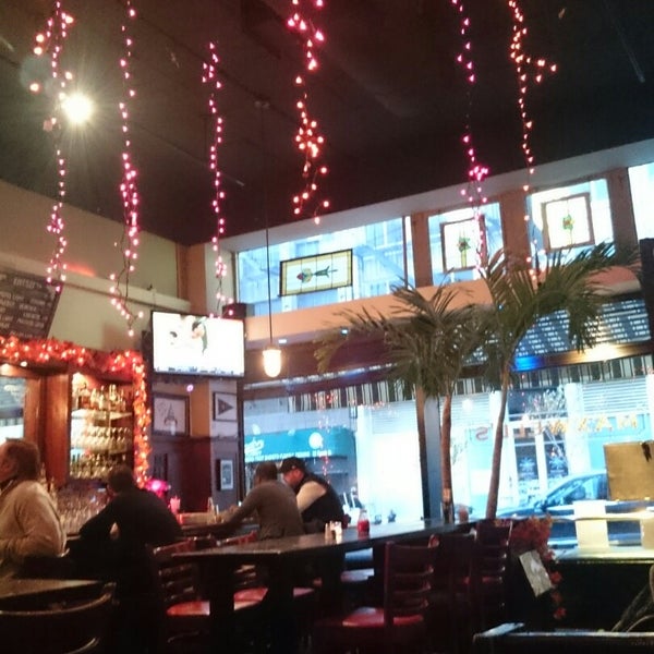 Foto tirada no(a) Maxwell&#39;s Bar &amp; Restaurant por Liangchen em 11/23/2014