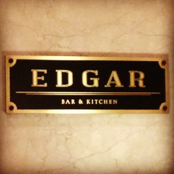 4/7/2013에 Elisa B.님이 Edgar Bar &amp; Kitchen에서 찍은 사진
