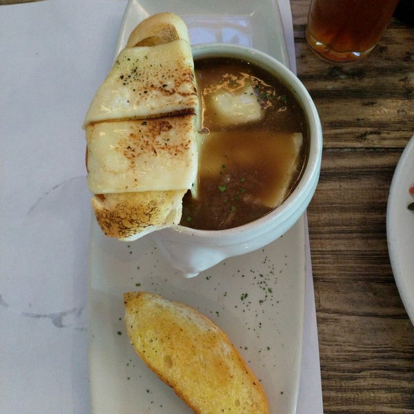 Foto tirada no(a) Kofetárica Café por Pamela C. em 10/19/2019