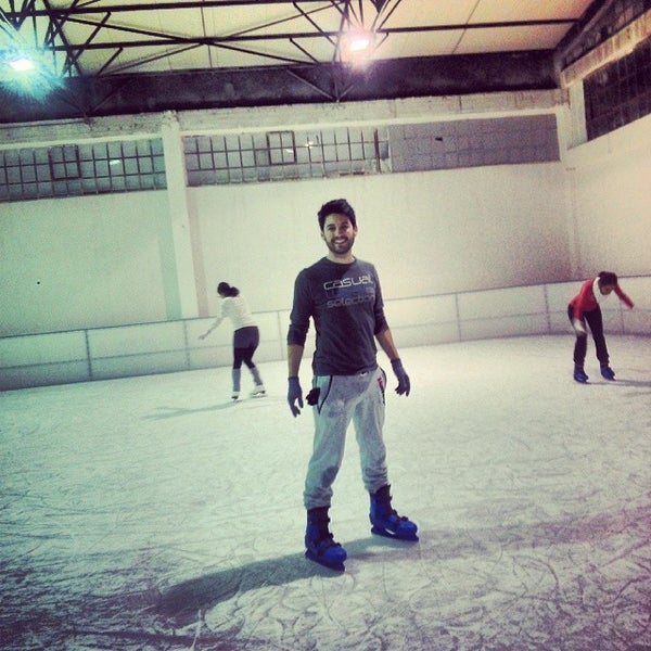 รูปภาพถ่ายที่ Παγοδρόμιο Ice n&#39; Skate โดย Dimitris P. เมื่อ 3/9/2014