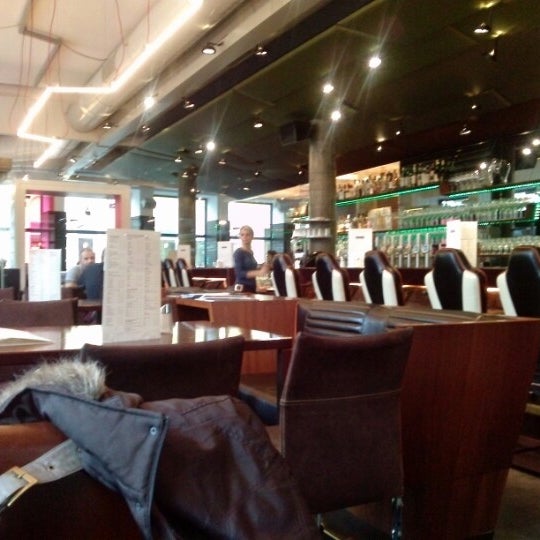 10/16/2012 tarihinde Daniel W.ziyaretçi tarafından aumann café | restaurant | bar'de çekilen fotoğraf