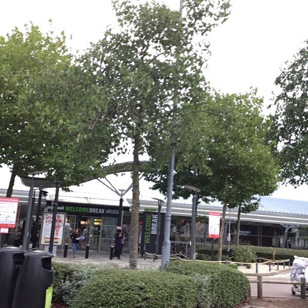 Photo taken at South Mimms Services (Welcome Break) by Darren D. on 9/26/2016
