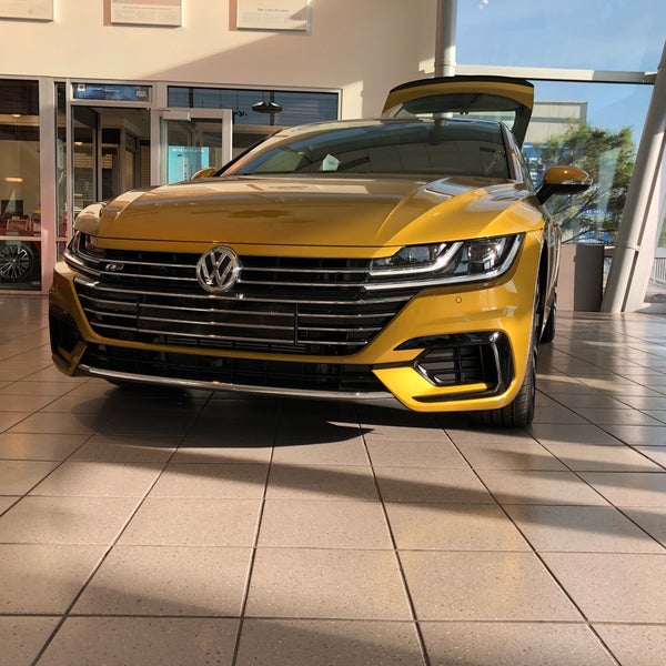 Foto scattata a VW Southtowne da Bo A. il 9/10/2018