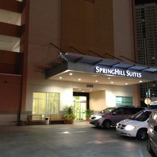 Foto scattata a Springhill Suites by Marriott Las Vegas Convention Center da Jose T. il 12/24/2012