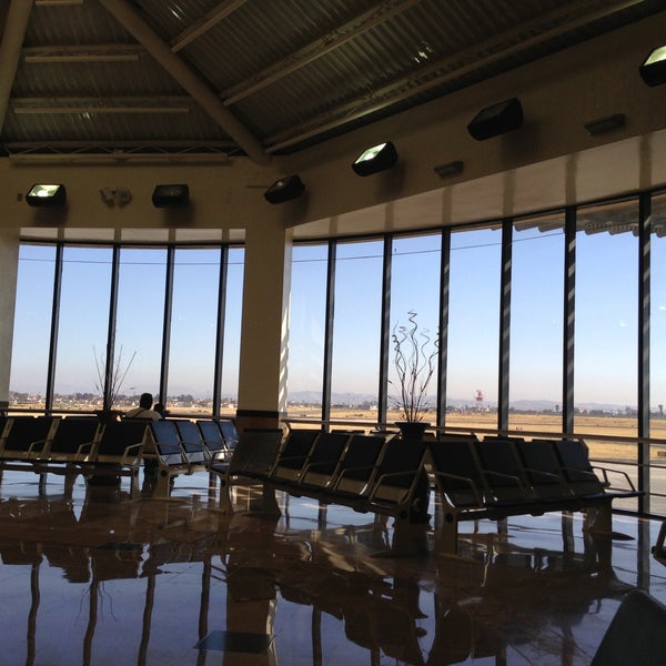 Foto scattata a Aeropuerto Internacional de Tijuana (TIJ) da Ara B. il 5/11/2013
