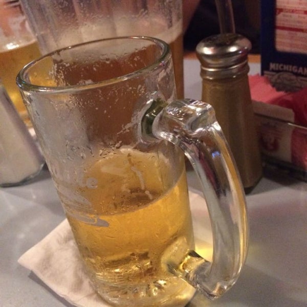 Huddle Bar & Grill - Bar in Almont