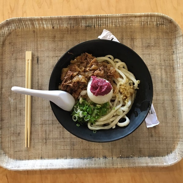 Photo taken at U:DON Fresh Japanese Noodle Station by SQ S. on 8/9/2017