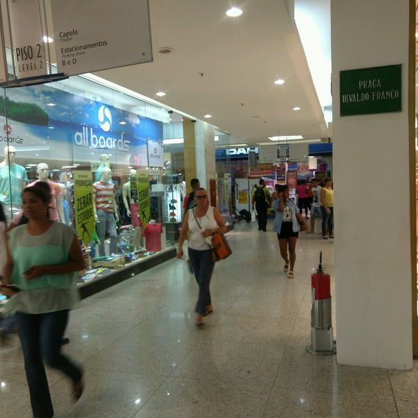 Foto tirada no(a) Shopping da Bahia por Gabriel #. em 1/6/2017