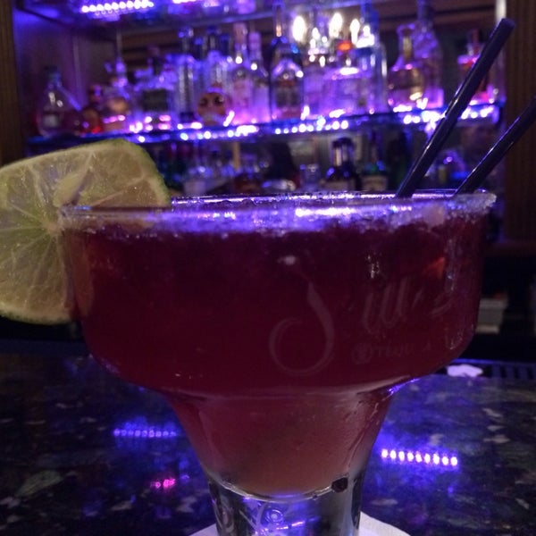 Das Foto wurde bei Verdad Restaurant &amp; Tequila Bar von Greg B. am 10/16/2013 aufgenommen