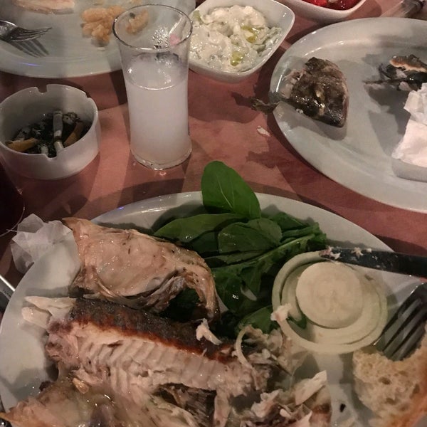 9/27/2022 tarihinde Sny ✔.ziyaretçi tarafından Birinci Kordon Balık Restaurant'de çekilen fotoğraf