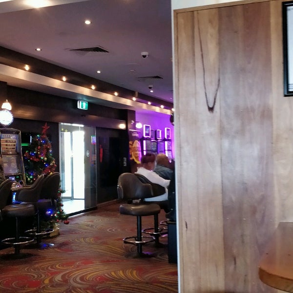 Rosebud Hotel Pub in Rosebud