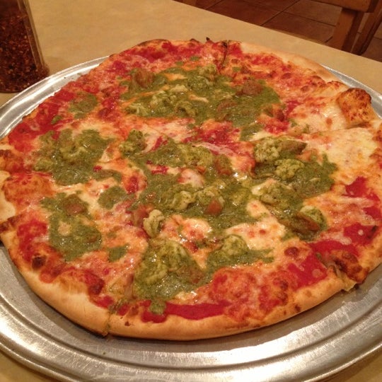 Снимок сделан в Mimi&#39;s Pizza Kitchen пользователем Miche 2/24/2013