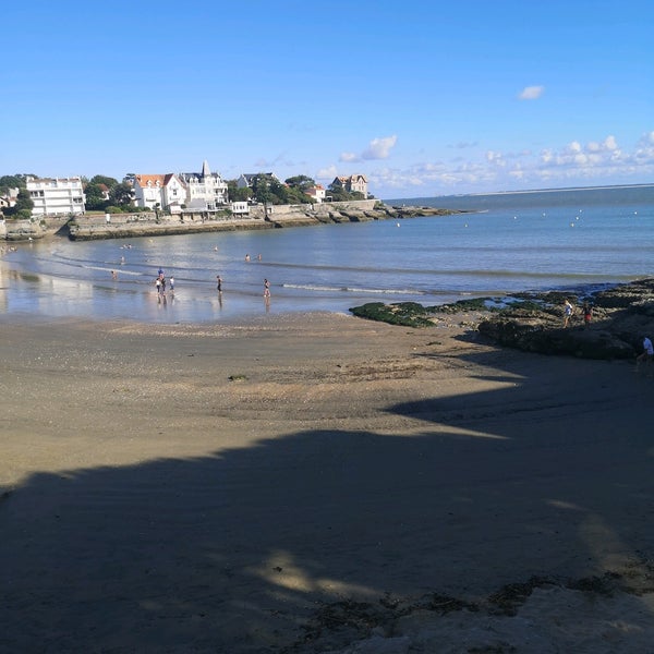 Plage de Nauzan VauxsurMer, NouvelleAquitaine Plage de Nauzan VauxsurMer, NouvelleAquitaine