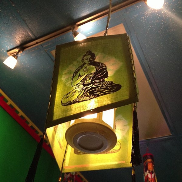 5/27/2013에 Emily B.님이 Cafe Tibet에서 찍은 사진