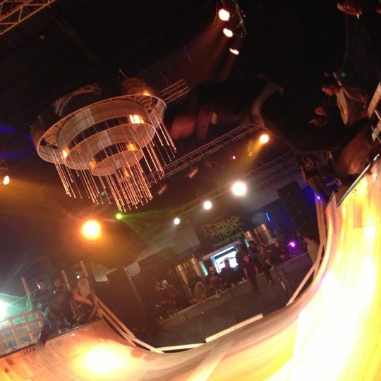 Bay Side Yokohama 横浜市のナイトクラブ