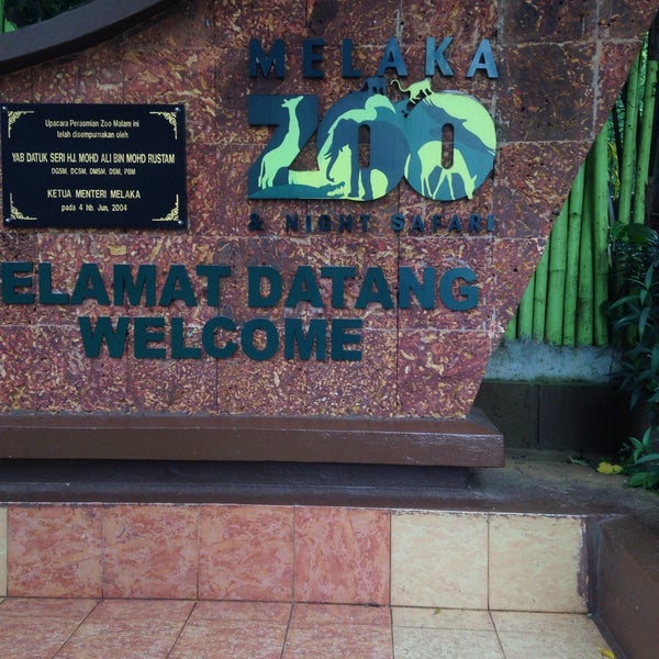 Photo taken at Zoo Melaka by Mahirararara on 12/29/2018