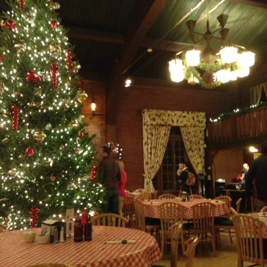 Foto tirada no(a) Hubbard Lodge por Quan C. em 12/15/2012