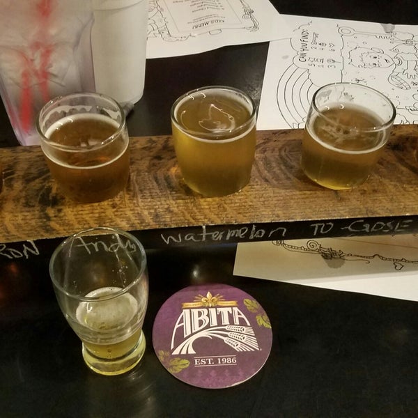 Foto scattata a Abita Brew Pub da Jon C. il 7/6/2018