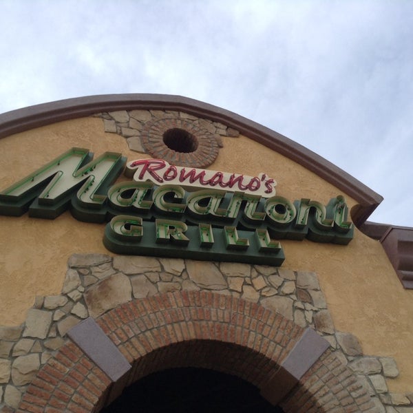 Romano's Macaroni Grill Bar in Bakersfield