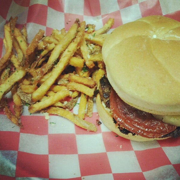 2/28/2013にLaura D.がHonest Abe&#39;s Burgers &amp; Freedomで撮った写真