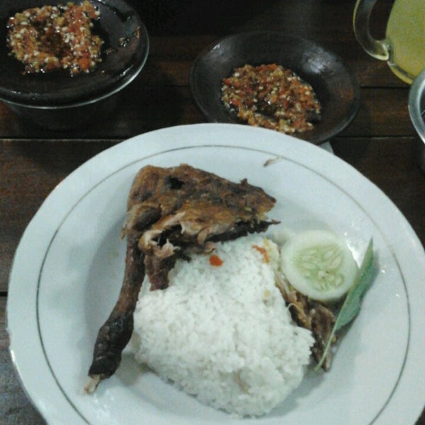 Photos At Bebek Goreng H Slamet 31 Tips From 1577 Visitors Photos At Bebek Goreng H Slamet 31 Tips From 1577 Visitors
