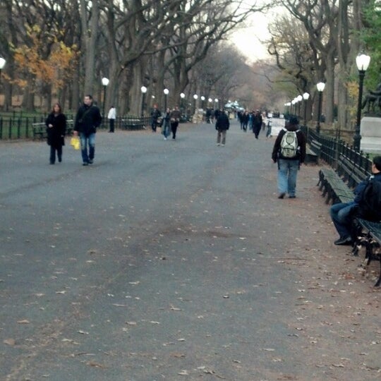 Foto diambil di Central Park Sightseeing oleh Stephen F. pada 11/19/2012