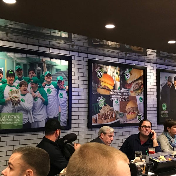 Photo taken at Wahlburgers by Sora on 12/7/2018