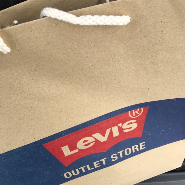Levis Стоковый Магазин Москва
