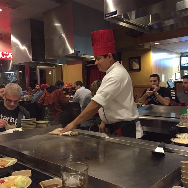 2/10/2015에 Cheryl M.님이 Sakura Teppanyaki and Sushi에서 찍은 사진