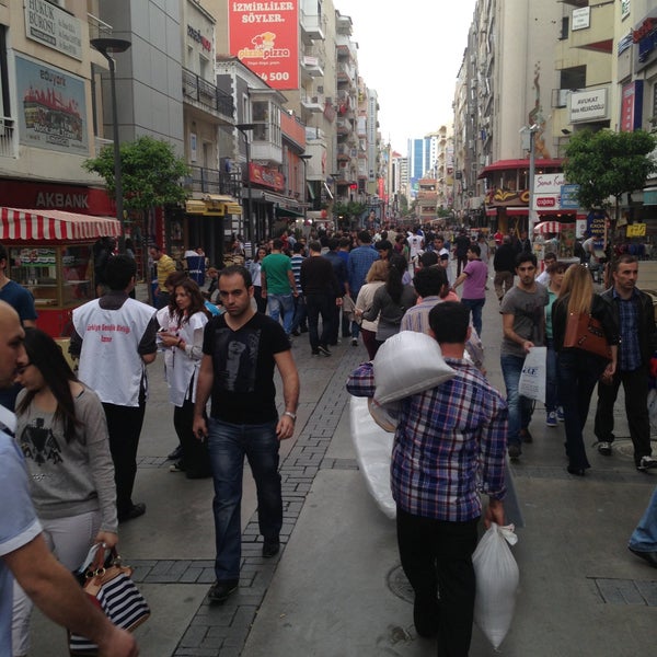 Foto diambil di Kıbrıs Şehitleri Caddesi oleh Adem E. pada 4/14/2013