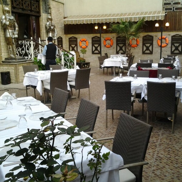 5/3/2014 tarihinde Muharrem A.ziyaretçi tarafından Rodos Balık Restaurant'de çekilen fotoğraf