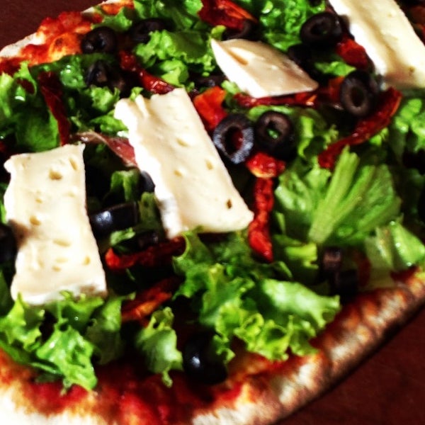 รูปภาพถ่ายที่ La Fattoria Pizzeria โดย Foodie เมื่อ 8/2/2014