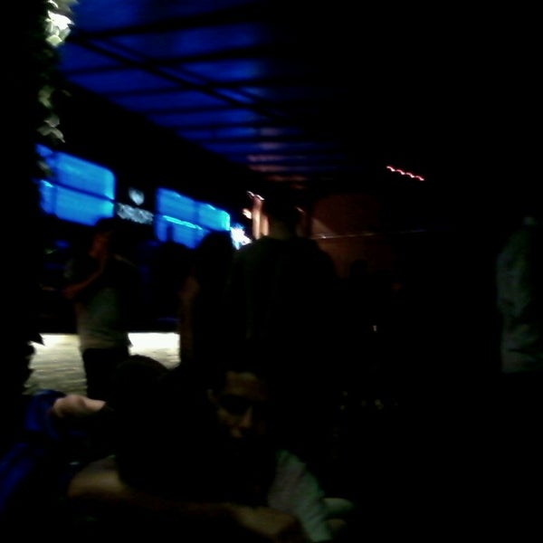 3/17/2013にMahがSwingers Lounge BHで撮った写真