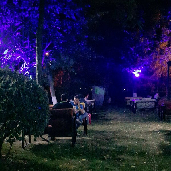 รูปภาพถ่ายที่ Kuğulu Park Cafe &amp; Restaurant โดย 👑 DENNIS 👑 . เมื่อ 7/26/2021