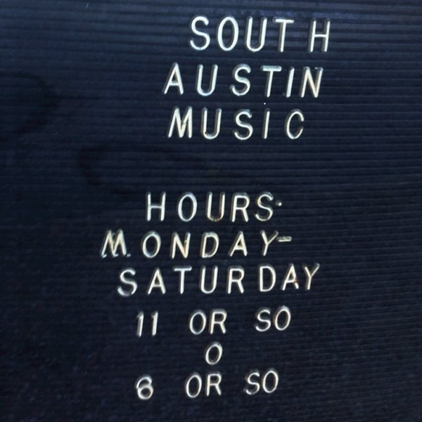 Das Foto wurde bei South Austin Music von Katie G. am 6/17/2014 aufgenommen