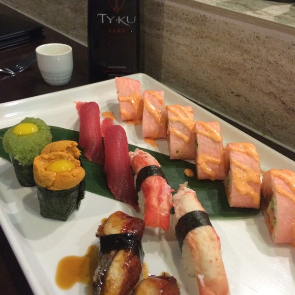Photo prise au Domo Sushi par Ray H. le5/23/2014