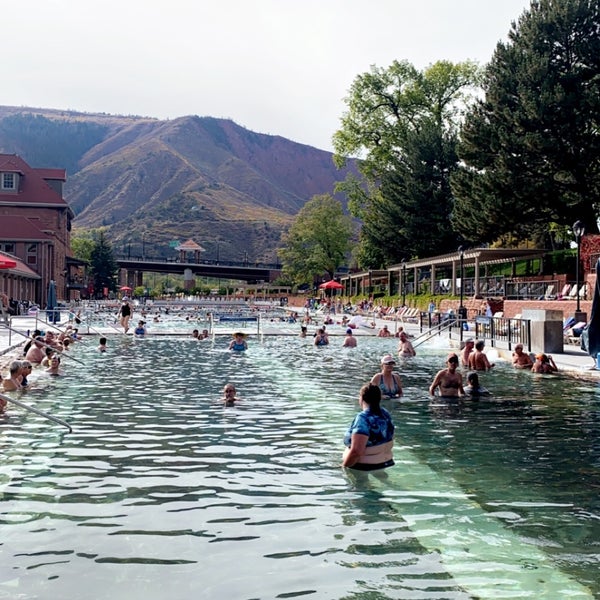 Foto tirada no(a) Glenwood Hot Springs por Turki .. em 10/7/2021