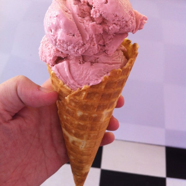 Here's The Scoop Ice Cream Parlor in Brooklin