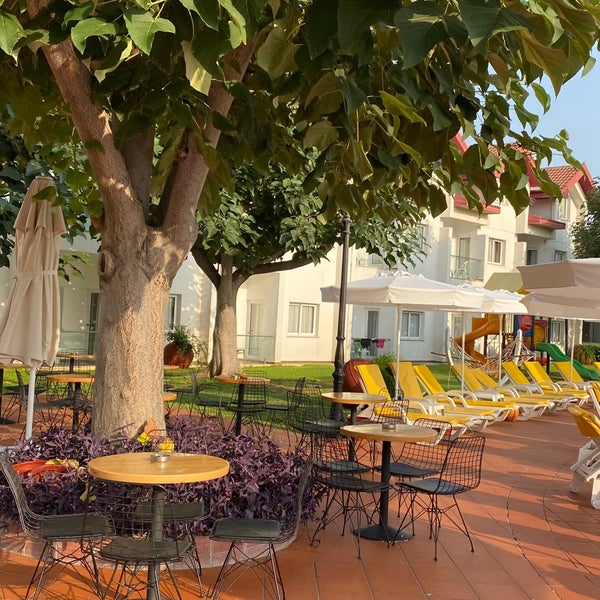 Photo prise au Salamis Bay Conti Resort Hotel par Cagri A. le8/15/2023