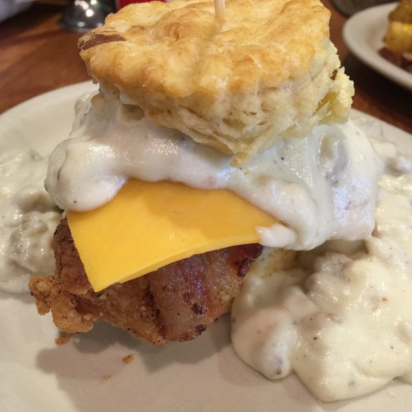 Foto tirada no(a) Maple Street Biscuit Company por Samantha E. em 9/12/2016