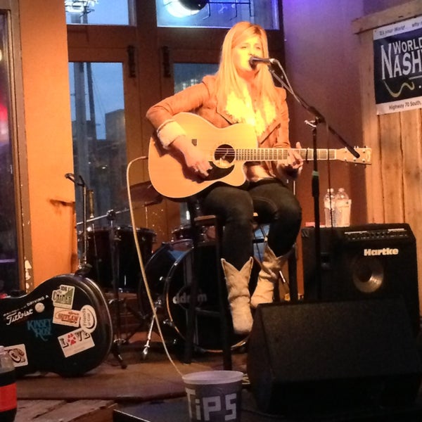 Swingin Doors Bar In Nashville