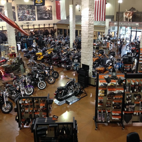 11/4/2013에 Денис В.님이 Longhorn Harley-Davidson에서 찍은 사진