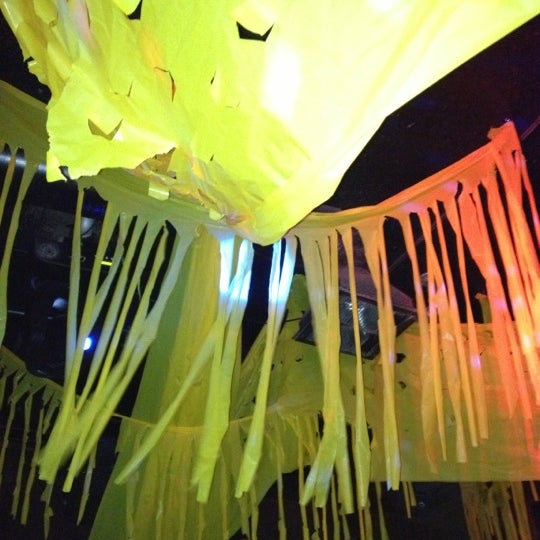 Foto diambil di Holy Cow Nightclub oleh Juan Carlos D. pada 11/5/2012