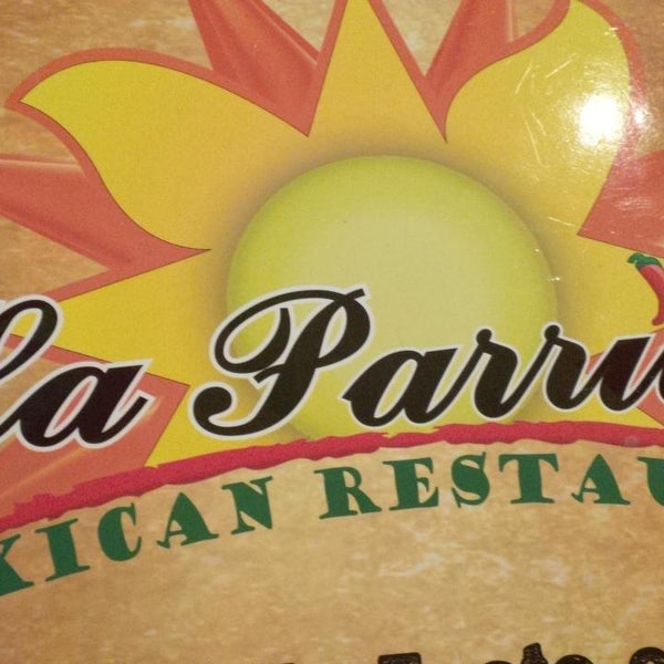 Foto tirada no(a) La Parrilla Mexican Restaurant por Jordan P. em 3/27/2013