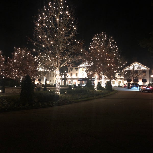 Photo taken at Williamsburg Inn, an official Colonial Williamsburg Hotel by Mark B. on 12/5/2020